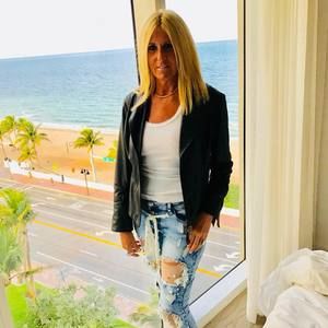 Meet your Posher, Lori